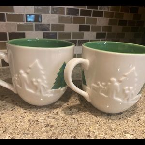 Starbucks 2006 16oz set of 2 Christmas tree mugs